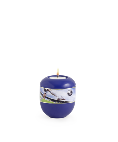 Porseleinen urn blauw voetbal motief herdenkingslicht