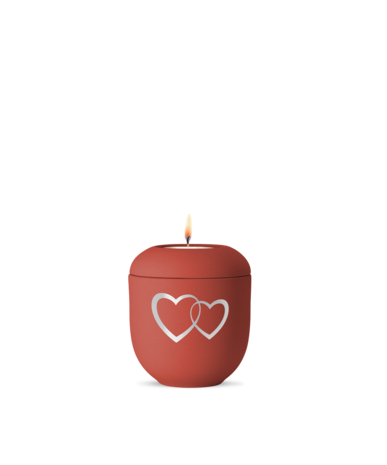 Porseleinen urn rood met zilver dubbel hart herdenkingslicht