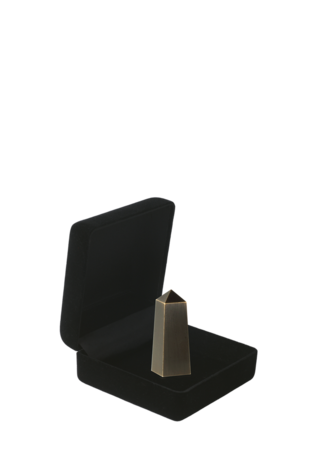 Micro messing urn obelisk vorm