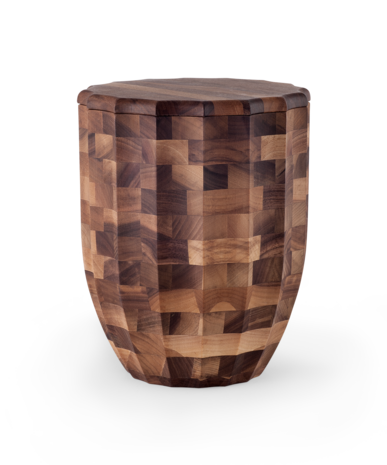 Noten houten urn zuilvorm