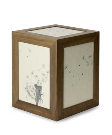 Noten houten urn paardenbloem motief